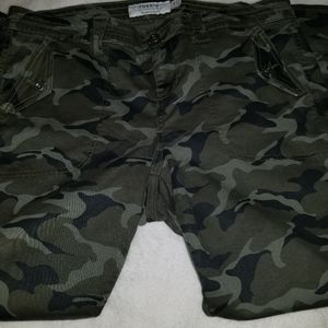 Torrid camoflauge pants size 16